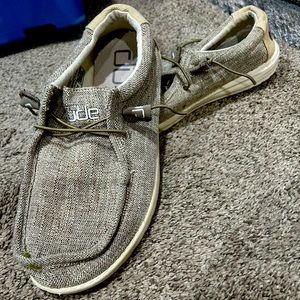 Beige hey dudes